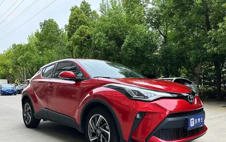 Toyota C-HR I рестайлинг, 2022 год, 1 700 000 рублей, 2 фотография