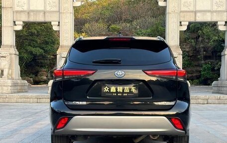 Toyota Highlander, 2022 год, 3 050 000 рублей, 6 фотография