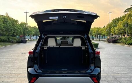 Toyota Highlander, 2022 год, 3 050 000 рублей, 7 фотография