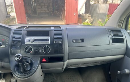 Volkswagen Transporter T5 рестайлинг, 2005 год, 1 050 000 рублей, 12 фотография