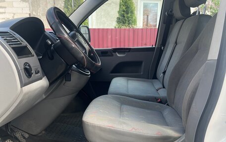 Volkswagen Transporter T5 рестайлинг, 2005 год, 1 050 000 рублей, 14 фотография