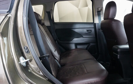 Mitsubishi Outlander III рестайлинг 3, 2016 год, 1 800 000 рублей, 11 фотография