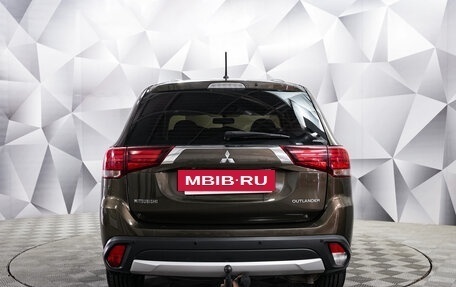 Mitsubishi Outlander III рестайлинг 3, 2016 год, 1 800 000 рублей, 4 фотография