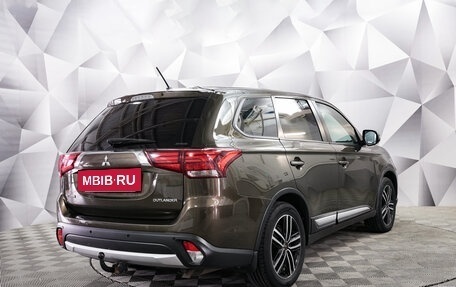 Mitsubishi Outlander III рестайлинг 3, 2016 год, 1 800 000 рублей, 5 фотография