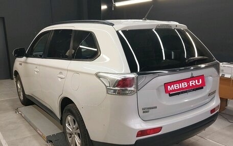 Mitsubishi Outlander III рестайлинг 3, 2013 год, 1 347 000 рублей, 3 фотография