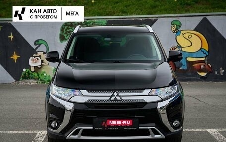 Mitsubishi Outlander III рестайлинг 3, 2020 год, 2 598 000 рублей, 4 фотография