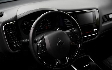Mitsubishi Outlander III рестайлинг 3, 2020 год, 2 598 000 рублей, 8 фотография