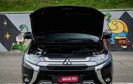 Mitsubishi Outlander III рестайлинг 3, 2020 год, 2 598 000 рублей, 22 фотография