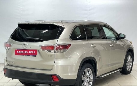 Toyota Highlander III, 2014 год, 3 250 000 рублей, 4 фотография