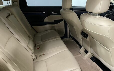 Toyota Highlander III, 2014 год, 3 250 000 рублей, 18 фотография