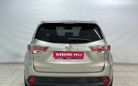 Toyota Highlander III, 2014 год, 3 250 000 рублей, 6 фотография