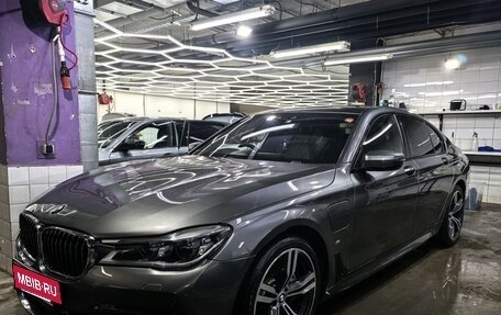 BMW 7 серия, 2017 год, 3 200 000 рублей, 21 фотография