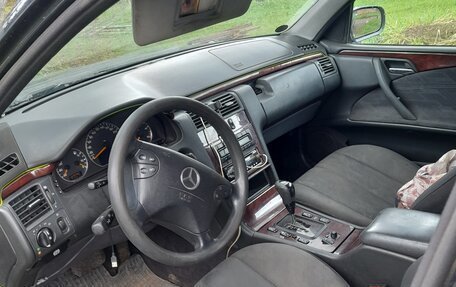 Mercedes-Benz E-Класс, 2001 год, 425 000 рублей, 4 фотография