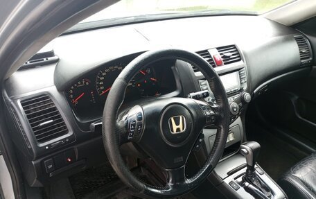 Honda Accord VII рестайлинг, 2005 год, 750 000 рублей, 5 фотография
