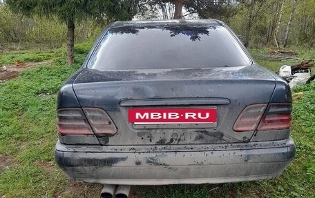 Mercedes-Benz E-Класс, 2001 год, 425 000 рублей, 2 фотография