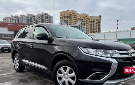Mitsubishi Outlander III рестайлинг 3, 2018 год, 2 100 000 рублей, 3 фотография