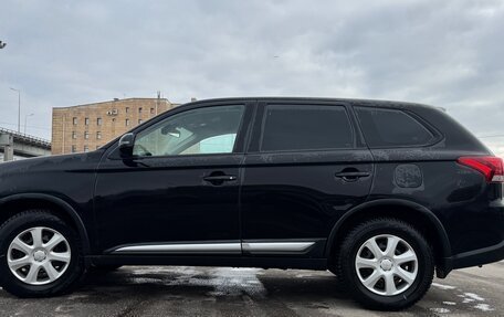 Mitsubishi Outlander III рестайлинг 3, 2018 год, 2 100 000 рублей, 12 фотография
