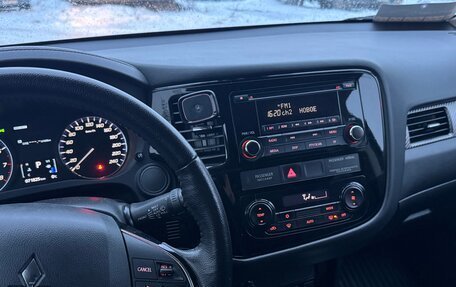 Mitsubishi Outlander III рестайлинг 3, 2018 год, 2 100 000 рублей, 16 фотография