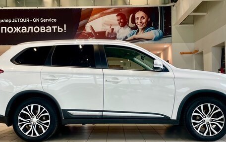 Mitsubishi Outlander III рестайлинг 3, 2018 год, 1 749 000 рублей, 4 фотография