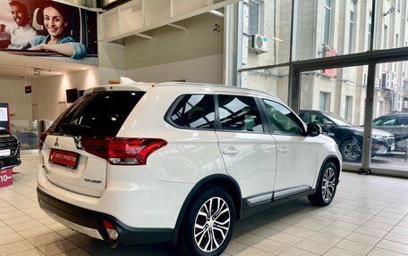 Mitsubishi Outlander III рестайлинг 3, 2018 год, 1 749 000 рублей, 5 фотография