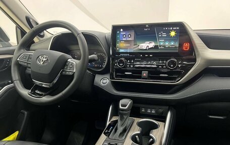Toyota Highlander, 2025 год, 5 899 000 рублей, 13 фотография