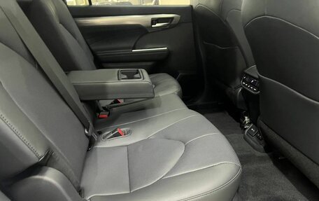 Toyota Highlander, 2025 год, 5 899 000 рублей, 20 фотография