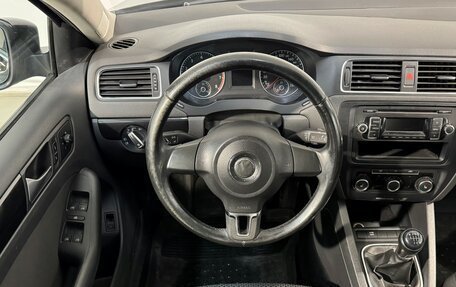 Volkswagen Jetta VI, 2011 год, 899 800 рублей, 10 фотография