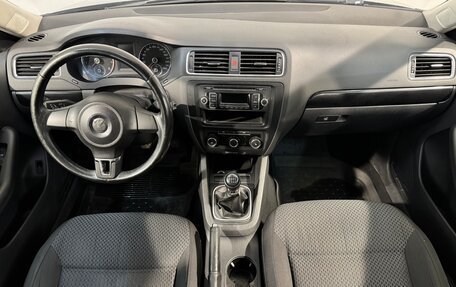 Volkswagen Jetta VI, 2011 год, 899 800 рублей, 9 фотография
