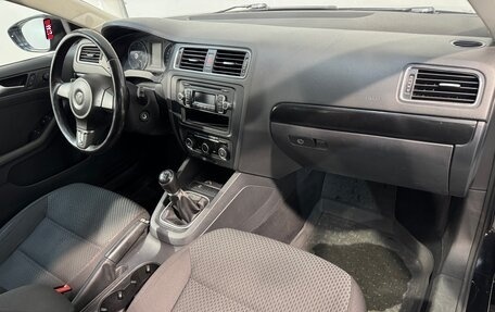 Volkswagen Jetta VI, 2011 год, 899 800 рублей, 3 фотография