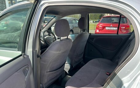 Toyota Platz, 2001 год, 449 000 рублей, 11 фотография