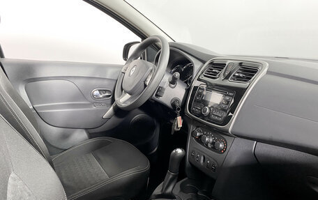 Renault Logan II, 2017 год, 699 000 рублей, 10 фотография