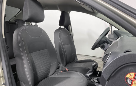 Renault Logan II, 2017 год, 699 000 рублей, 9 фотография