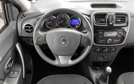 Renault Logan II, 2017 год, 699 000 рублей, 14 фотография