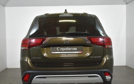 Mitsubishi Outlander III рестайлинг 3, 2018 год, 1 889 000 рублей, 5 фотография