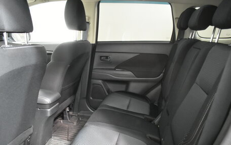 Mitsubishi Outlander III рестайлинг 3, 2018 год, 1 889 000 рублей, 14 фотография