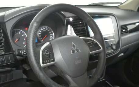 Mitsubishi Outlander III рестайлинг 3, 2018 год, 1 889 000 рублей, 9 фотография