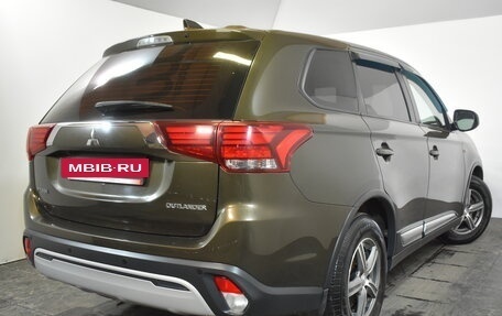 Mitsubishi Outlander III рестайлинг 3, 2018 год, 1 889 000 рублей, 4 фотография