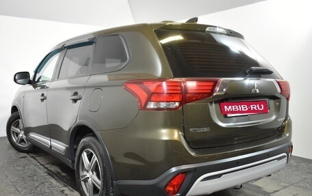 Mitsubishi Outlander III рестайлинг 3, 2018 год, 1 889 000 рублей, 6 фотография