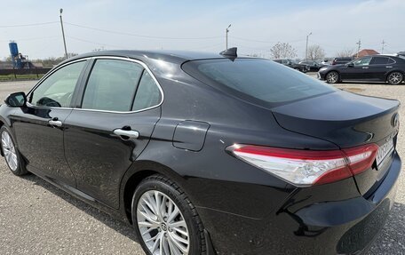 Toyota Camry, 2021 год, 3 250 000 рублей, 4 фотография