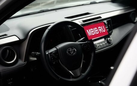 Toyota RAV4, 2018 год, 2 643 000 рублей, 8 фотография