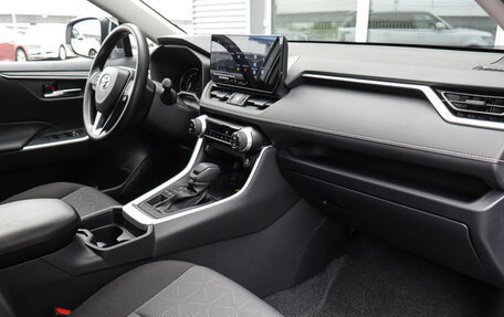 Toyota RAV4, 2024 год, 3 960 000 рублей, 5 фотография