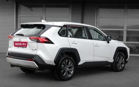 Toyota RAV4, 2024 год, 3 960 000 рублей, 4 фотография