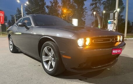Dodge Challenger III рестайлинг 2, 2020 год, 3 700 000 рублей, 1 фотография