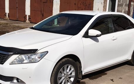 Toyota Camry, 2013 год, 1 749 000 рублей, 2 фотография
