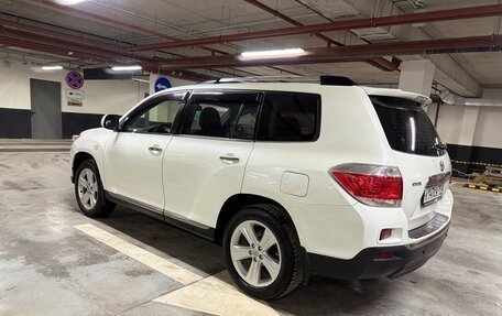 Toyota Highlander III, 2011 год, 1 600 000 рублей, 7 фотография