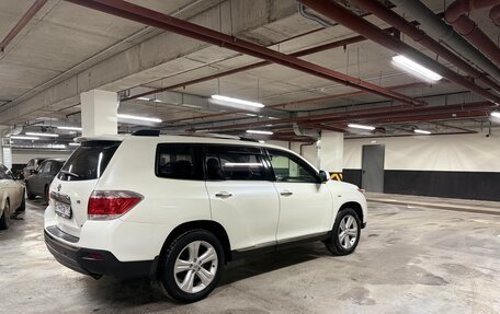 Toyota Highlander III, 2011 год, 1 600 000 рублей, 4 фотография