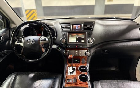 Toyota Highlander III, 2011 год, 1 600 000 рублей, 12 фотография