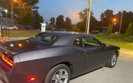 Dodge Challenger III рестайлинг 2, 2020 год, 3 700 000 рублей, 6 фотография