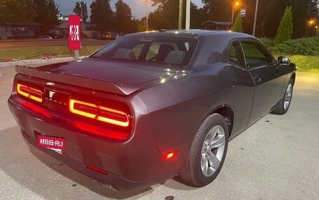 Dodge Challenger III рестайлинг 2, 2020 год, 3 700 000 рублей, 7 фотография
