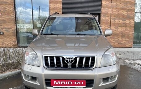 Toyota Land Cruiser Prado 120 рестайлинг, 2004 год, 1 950 000 рублей, 2 фотография
